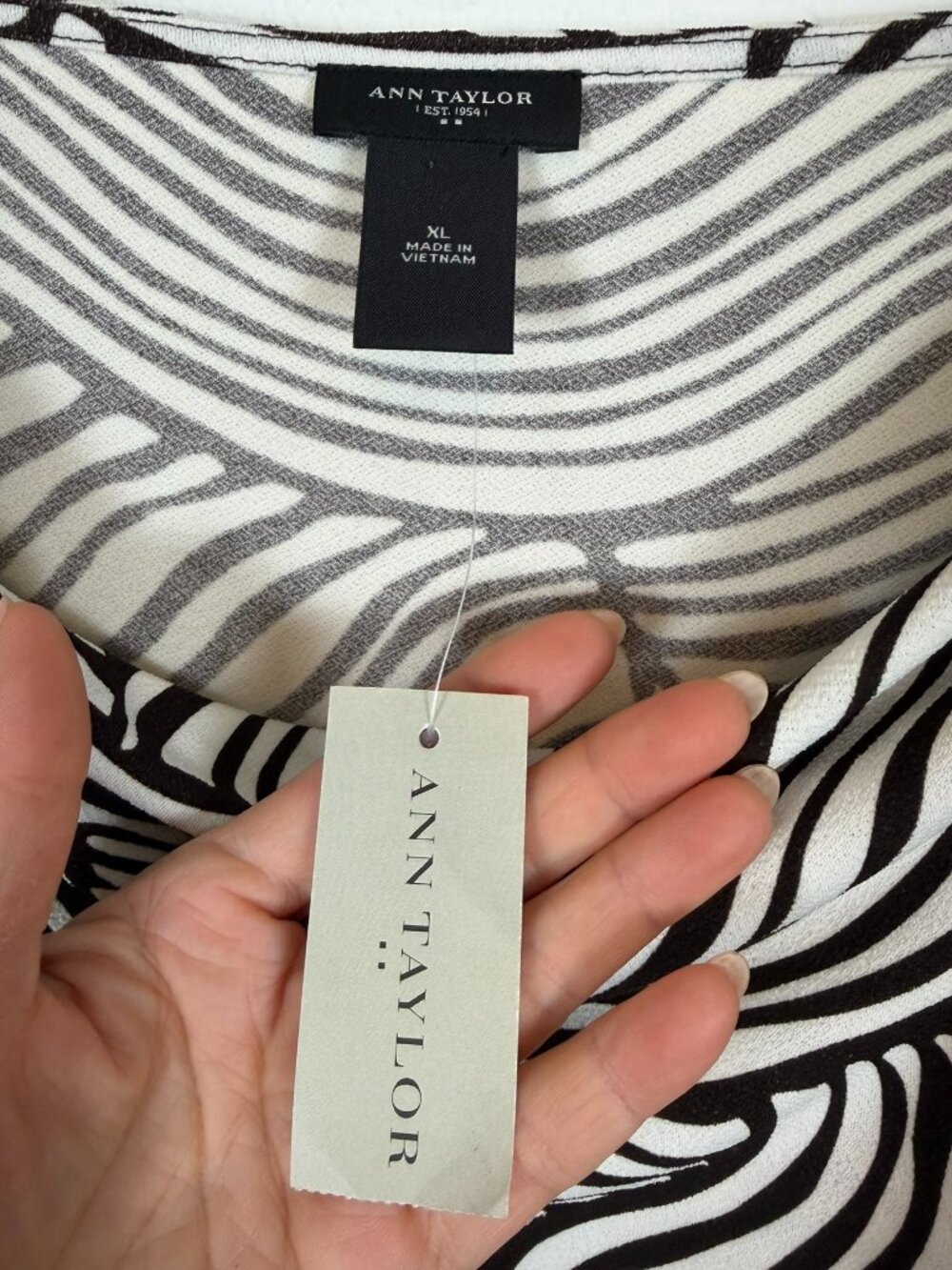 NWT Ann Taylor XL Black White Abstract Print Sleeveless Sheath Dress - Picture 10 of 13